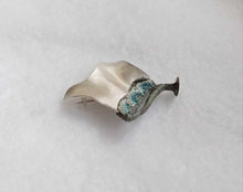 Load image into Gallery viewer, Mudlarked nail &amp; Silver brooch
