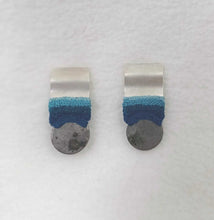 Load image into Gallery viewer, Button earrings
