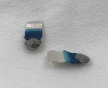 Load image into Gallery viewer, Button earrings
